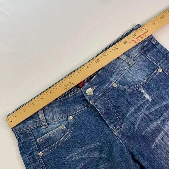 Therapy Destressed Denim Jean Shorts Sz 3 - Picture 9 of 11
